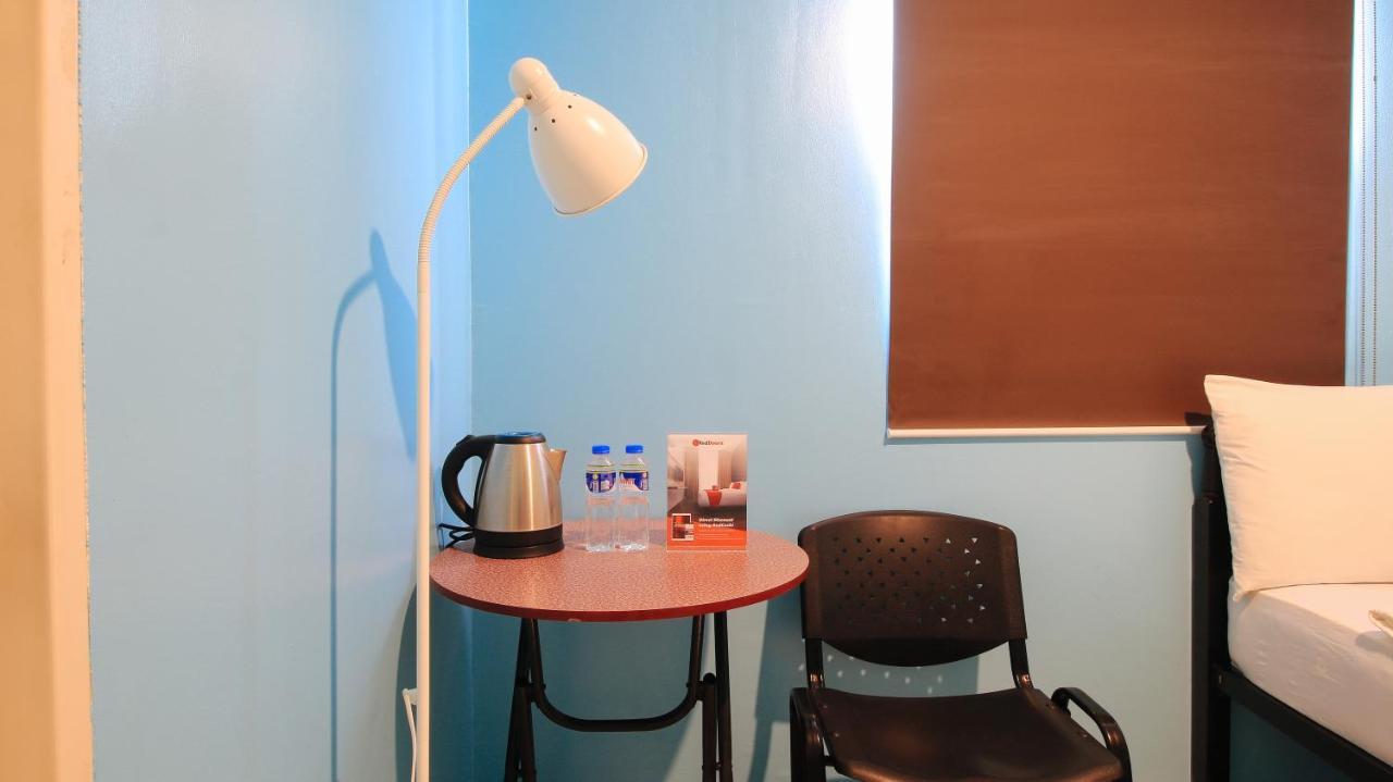 Hotel RedDoorz at EDSA Pasay Zewnętrze zdjęcie